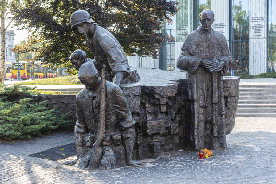 Polonia - Varsovia 164 - monumento al Alzamiento de Varsovia.jpg